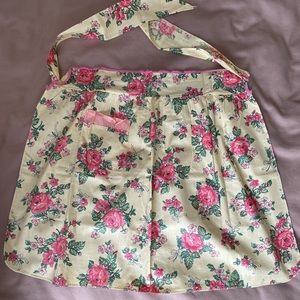Vintage cotton apron - floral, no stains